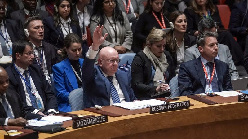 Russian Ambassador to the United Nations Vassily Nebenzia vetoes a resolution calling for the prevention of a nuclear arms race in outer space during a Security Council session on April 24, 2024. - Photo: Bebeto Matthews (AP)