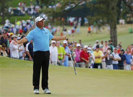 U.S. golfer Fred Couples reacts after missing a putt on the seventh hole during the final round of the Masters golf tournament at the Augusta National Golf Club in Augusta, Georgia April 13, 2014. REUTERS/Brian Snyder