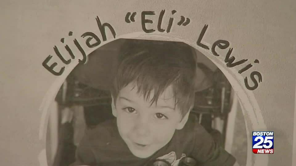 Abington holds vigil for 5-year-old Elijah Lewis