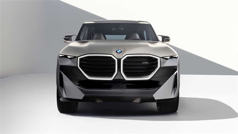 BMW Concept XM是由「M GmbH」部門獨立開發。（圖／翻攝自BMW官網）