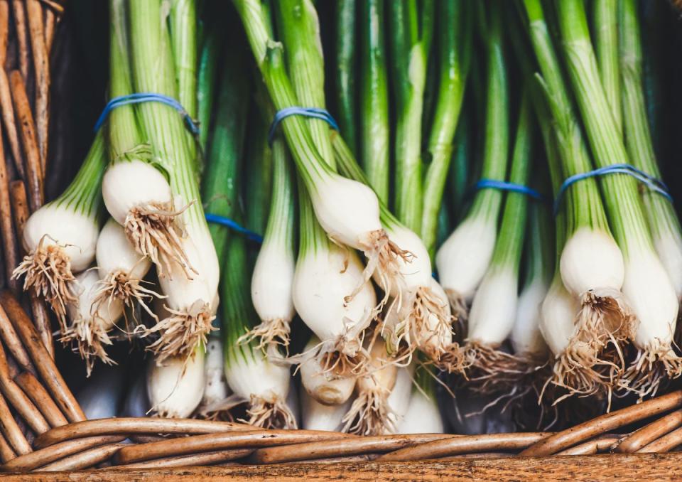 14) Spring onions