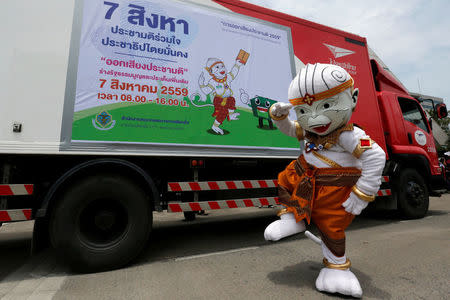 Thailand Election Commission's mascot attends an event to kick off the distribution of five million copies of a controversial military-written draft constitution, ahead of the August 7 referendum in Bangkok, Thailand, May 25, 2016. REUTERS/Chaiwat Subprasom