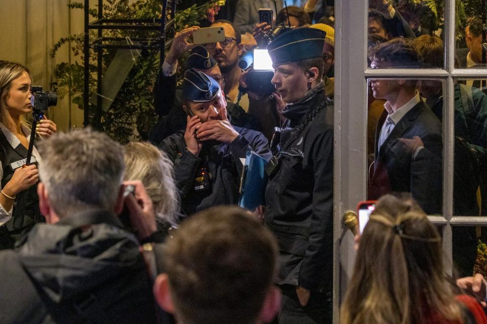 Police officers at the venue after the National Conservatism Conference was ordered to be shut down (Getty)