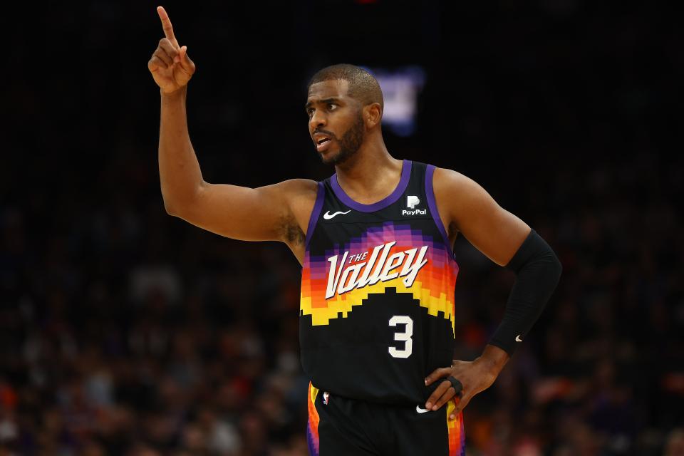 Chris Paul and the Suns are rolling up 2-0 on the Mavericks.