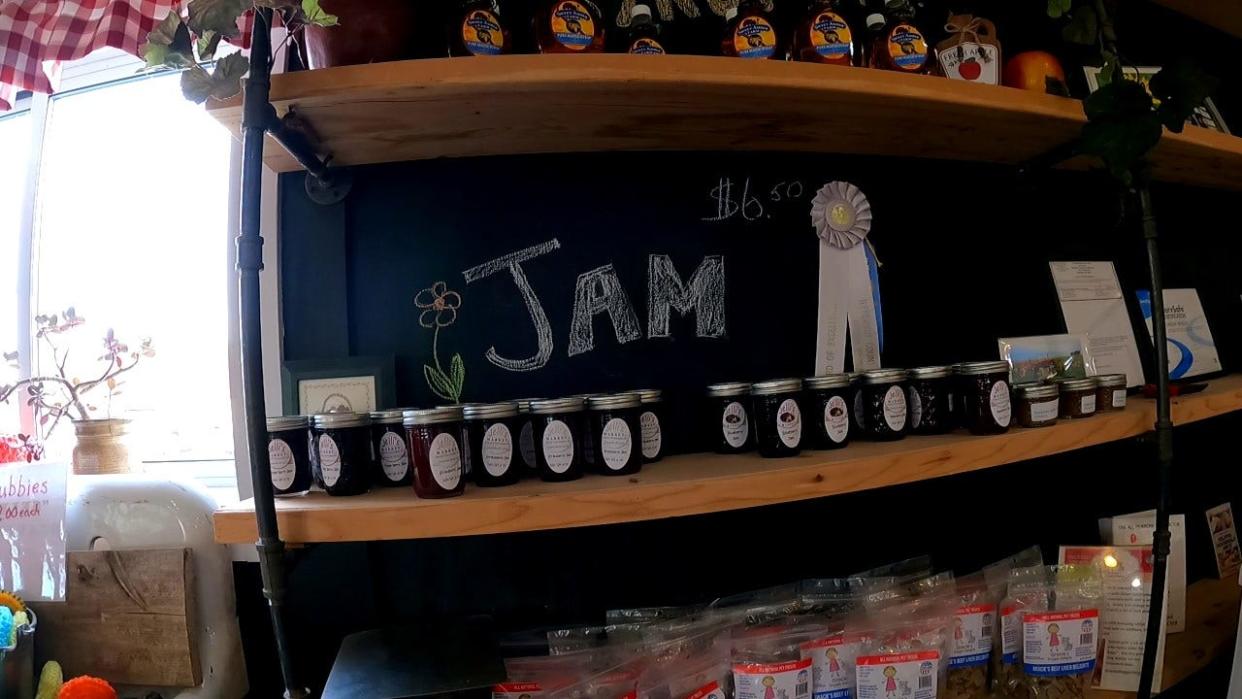 <div>Jelli's has the jam!</div>