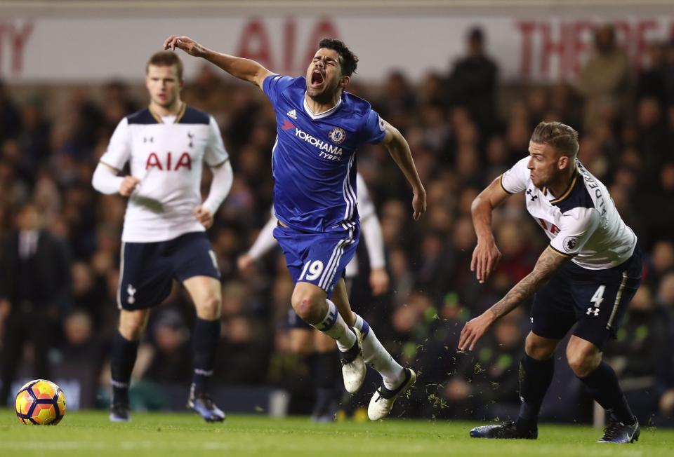 Toby Alderweireld tussles with Diego Costa