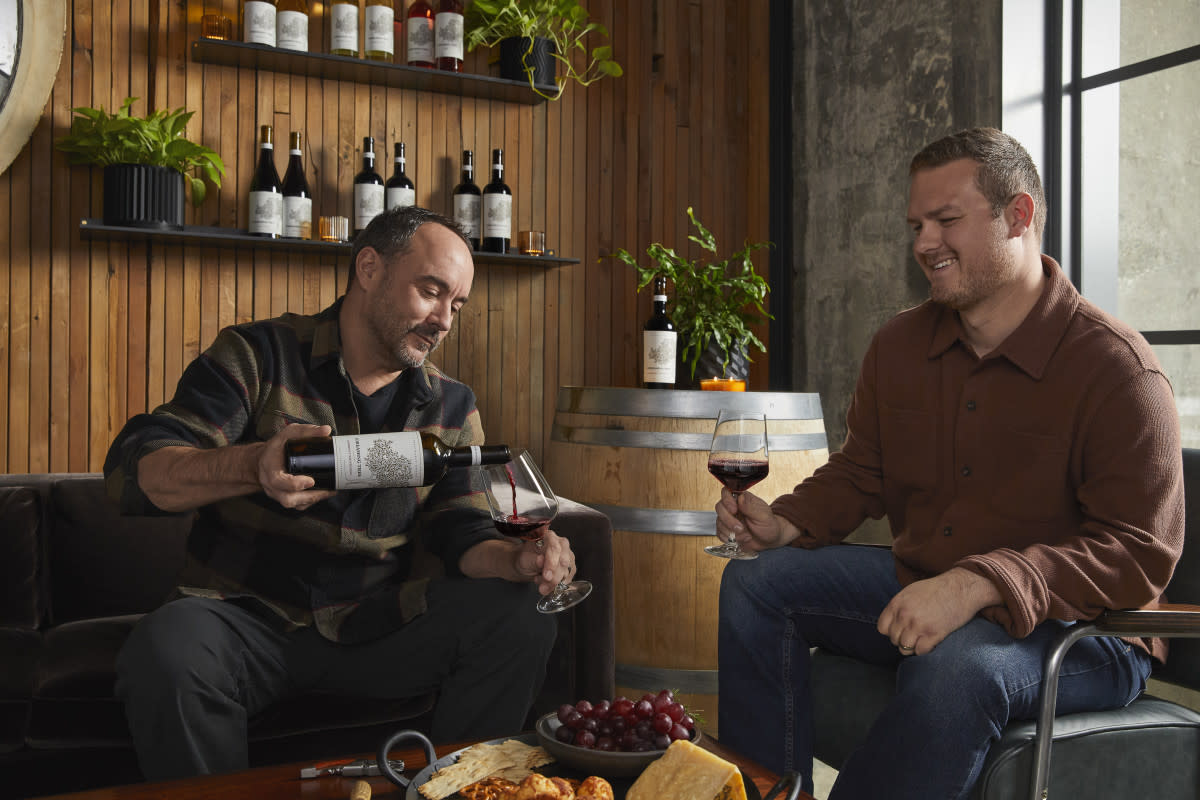 Dave Matthews with winemaker Grayson Stewart<p>Courtesy of The Dreaming Tree</p>