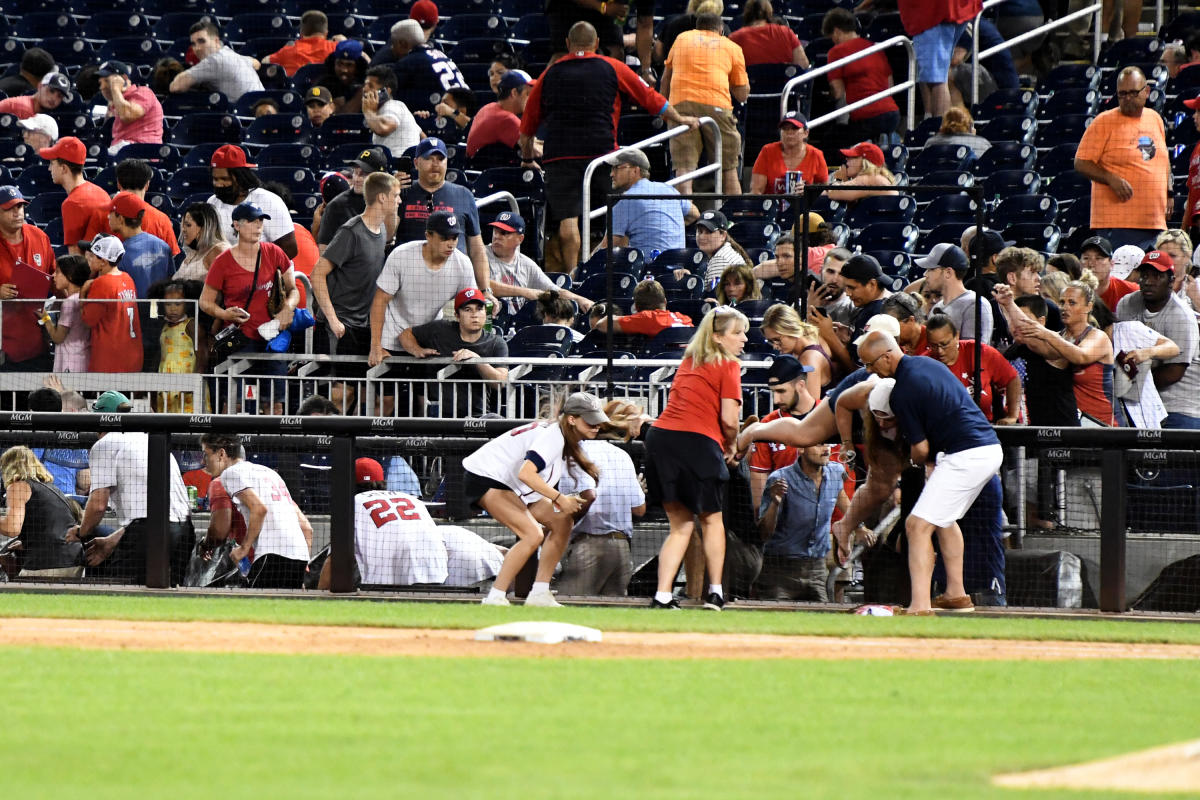 Padres-Nats game suspended after shooting outside DC stadium