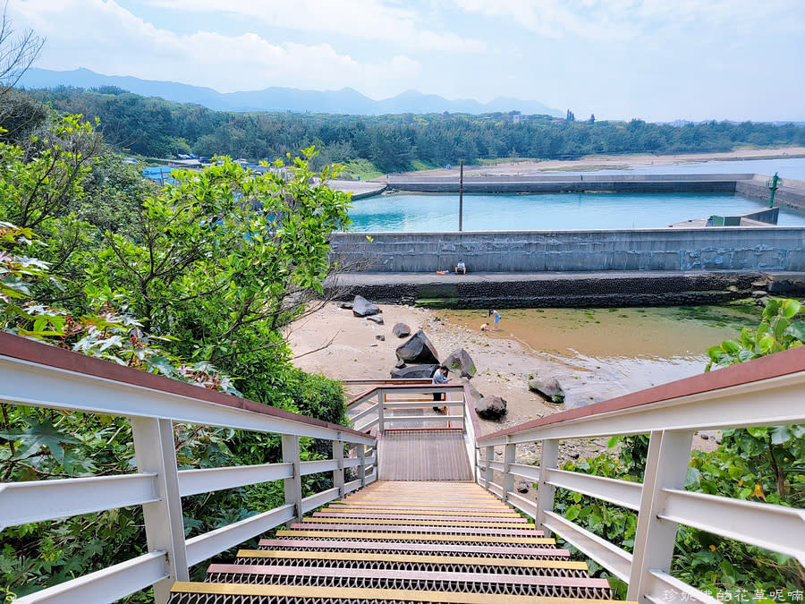 新北石門｜北海岸踏浪玩沙