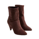 <a rel="nofollow noopener" href="http://www.anrdoezrs.net/links/3550561/type/dlg/https://www.urbanoutfitters.com/shop/short-scrunch-boot?category=boots-for-women&color=021" target="_blank" data-ylk="slk:Short Scrunch Boot, Urban Outfitters, $89;elm:context_link;itc:0;sec:content-canvas" class="link ">Short Scrunch Boot, Urban Outfitters, $89</a><p> <strong>Related Articles</strong> <ul> <li><a rel="nofollow noopener" href="http://thezoereport.com/fashion/style-tips/box-of-style-ways-to-wear-cape-trend/?utm_source=yahoo&utm_medium=syndication" target="_blank" data-ylk="slk:The Key Styling Piece Your Wardrobe Needs;elm:context_link;itc:0;sec:content-canvas" class="link ">The Key Styling Piece Your Wardrobe Needs</a></li><li><a rel="nofollow noopener" href="http://thezoereport.com/entertainment/celebrities/taylor-swift-ready-for-it-music-video/?utm_source=yahoo&utm_medium=syndication" target="_blank" data-ylk="slk:Taylor Swift Just Teased Her New Music Video, And We're Not Ready For It;elm:context_link;itc:0;sec:content-canvas" class="link ">Taylor Swift Just Teased Her New Music Video, And We're Not Ready For It</a></li><li><a rel="nofollow noopener" href="http://thezoereport.com/beauty/celebrity-beauty/gigi-hadid-lipstick-tutorial/?utm_source=yahoo&utm_medium=syndication" target="_blank" data-ylk="slk:Gigi Hadid Shares Her Genius Trick For Applying Lipstick;elm:context_link;itc:0;sec:content-canvas" class="link ">Gigi Hadid Shares Her Genius Trick For Applying Lipstick</a></li> </ul> </p>