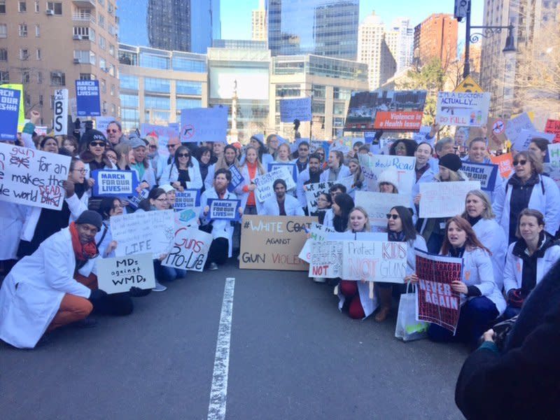 Doctors and medical students advocate for repealing the Dickey Amendment and funding gun violence research in New York City on March, 24, 2018. (Photo: Howard Childs Photography)