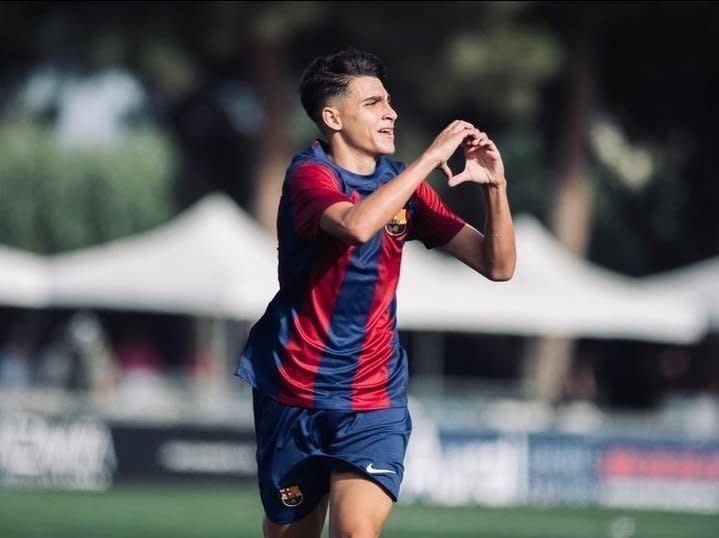 La Masia talent turns down lucrative offers from Manchester City and Juventus to remain at Barcelona