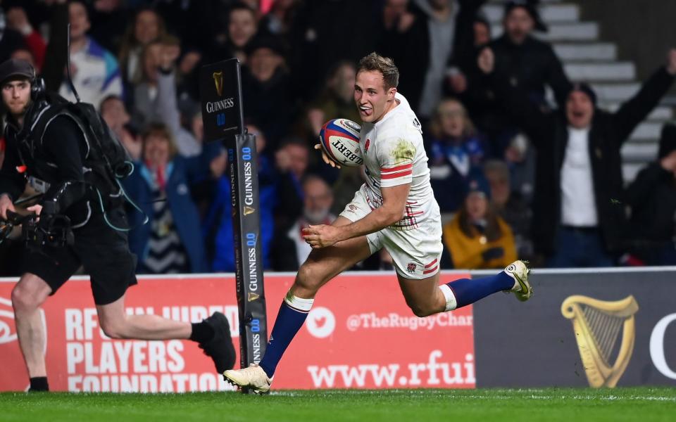 Max Malins of England breaks away to score his sides 2nd try during the Six Nations Rugby match between England and Scotland at Twickenham Stadium - Six Nations team of the weekend: seven Ireland players dominate after historic triumph - Getty Images/Alex Davidson