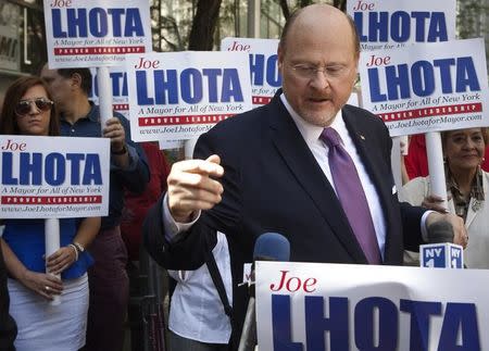 FILE PHOTO: New York City mayoral candidate Joseph Lhota speaks during a campaign stop in New York September 8, 2013. REUTERS/Carlo Allegri
