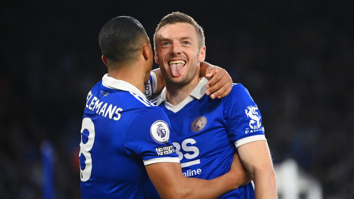  Jamie Vardy of Leicester City celebrates with teammate Youri Tielemans after scoring 