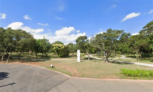 地景公園附近建築物少，常有民眾傍晚到這運動。（圖／翻攝自Google map）