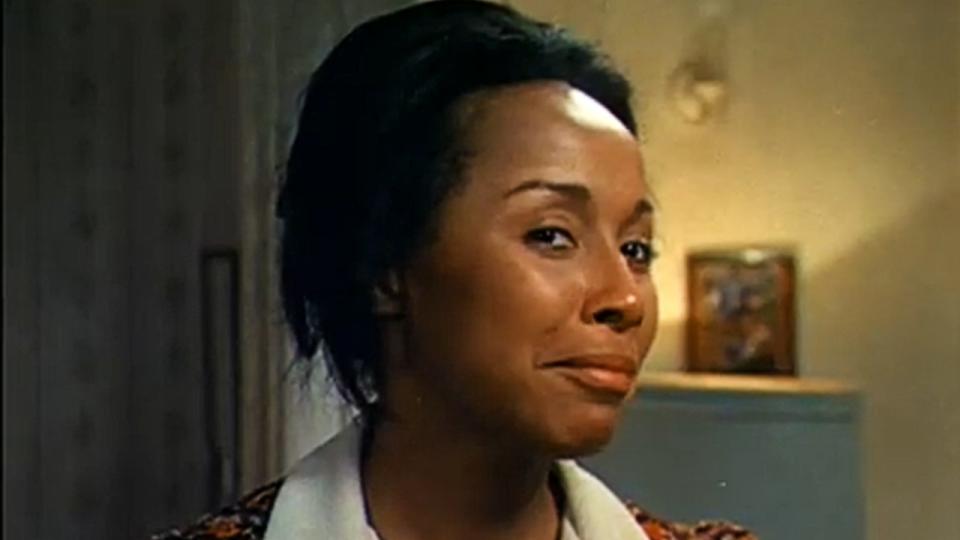 Claudine (Diahann Carroll) smiling in Claudine