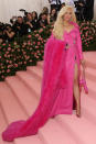 <p>Kacey Musgraves était une Barbie femme fatale à ce gala. Largement de quoi attirer les paparazzis. (crédit Getty) </p>