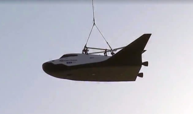 Dream Chaser captive-carry test