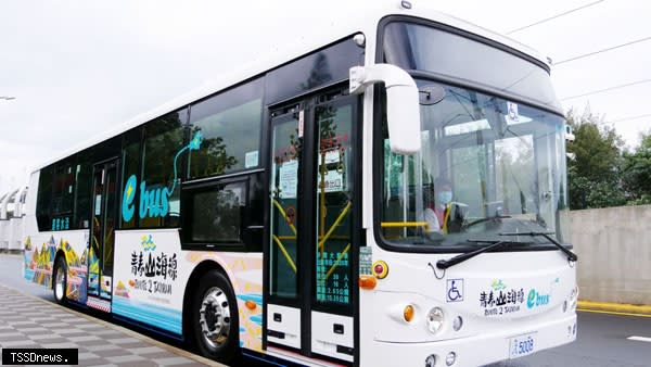 新北積極推動運具電動化之電動公車。（圖：新北環保局提供）