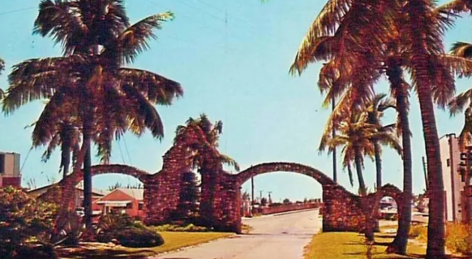 The Fort Myers Beach arches were razed in 1979, but commemorative recreation may be on the way.