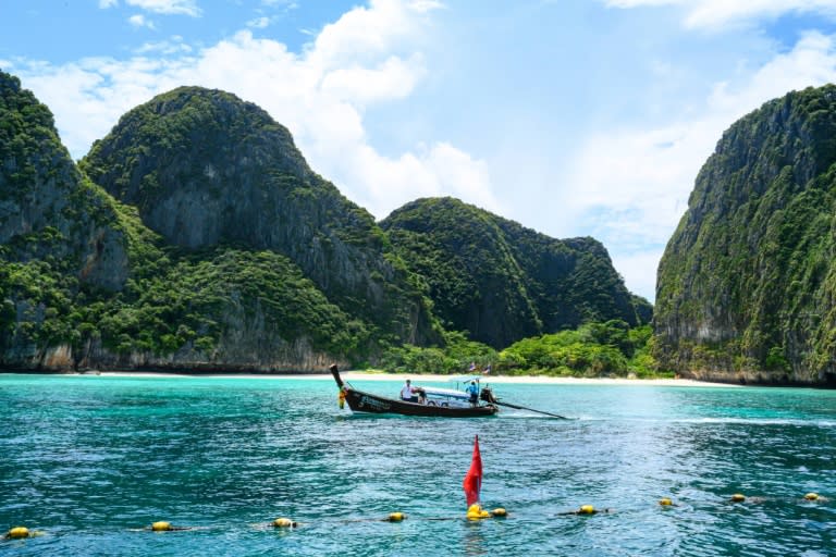 The dazzling Thai islands made famous by Hollywood film "The Beach" are facing a severe water shortage following a heatwave across Asia (Mladen ANTONOV)