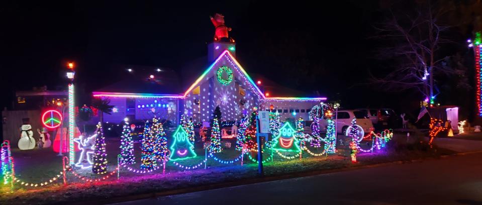 Doctor Wizard's Giant Musical Holiday Light Show is in Orange Park.