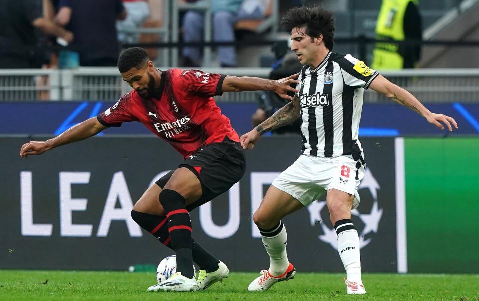 AC Milan's Ruben Loftus-Cheek (left) and Newcastle United's Sandro Tonali