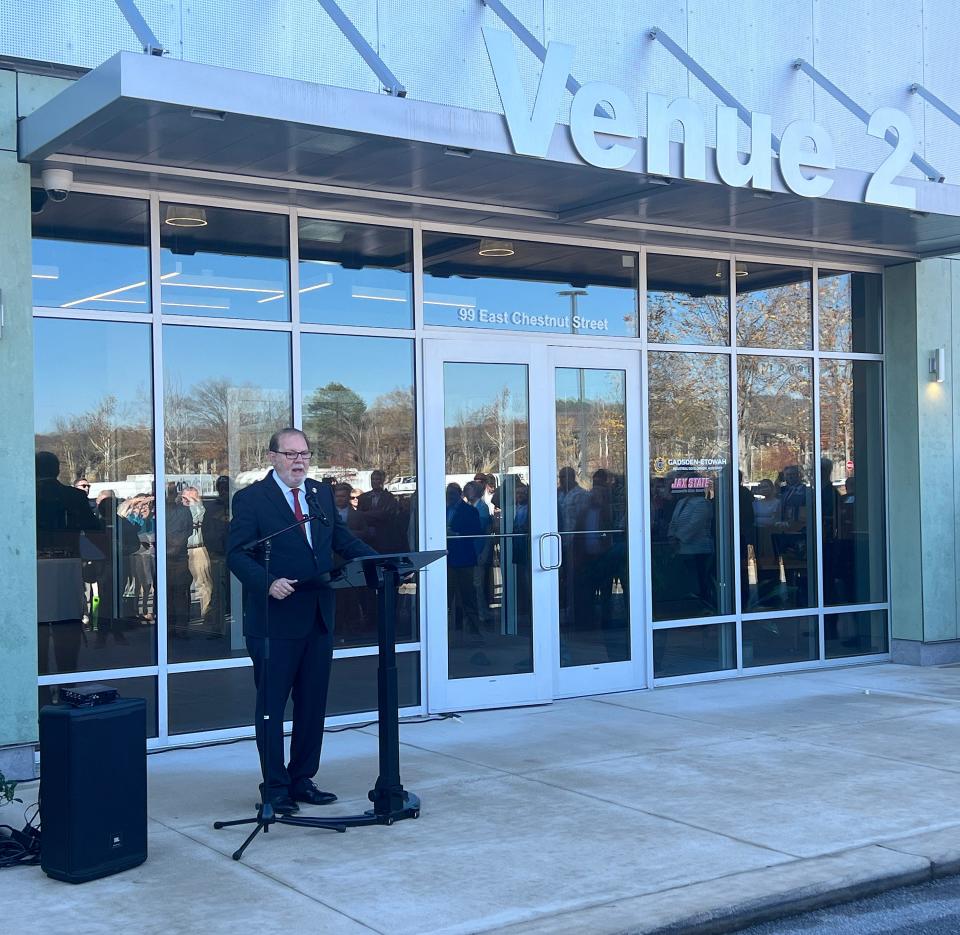 David Hooks, director of the Gadsden-Etowah Industrial Development Authority, speaks Dec. 4, 2023, at the official opening of Venue 2.