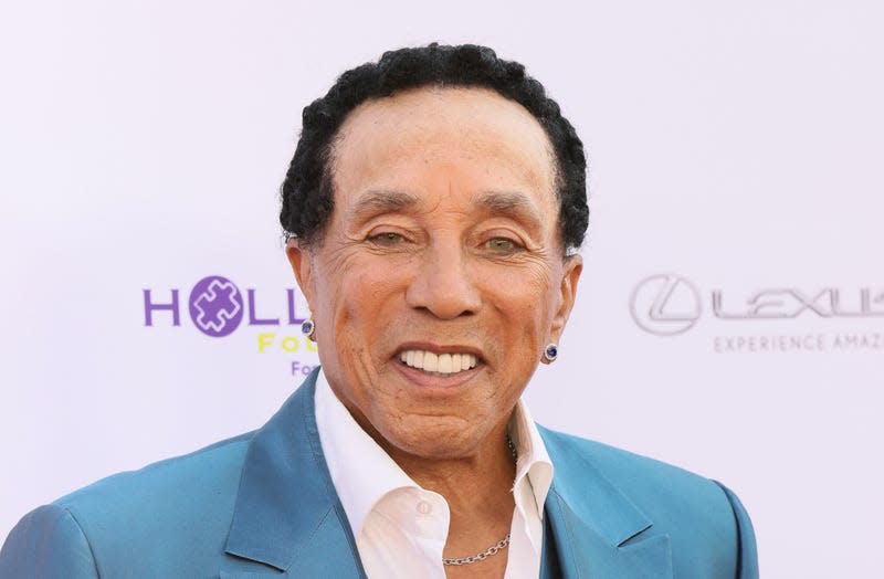 LOS ANGELES, CALIFORNIA - JULY 15: Smokey Robinson attends the HollyRod 2023 DesignCare Gala at The Beehive on July 15, 2023 in Los Angeles, California. - Photo: Rodin Eckenroth (Getty Images)