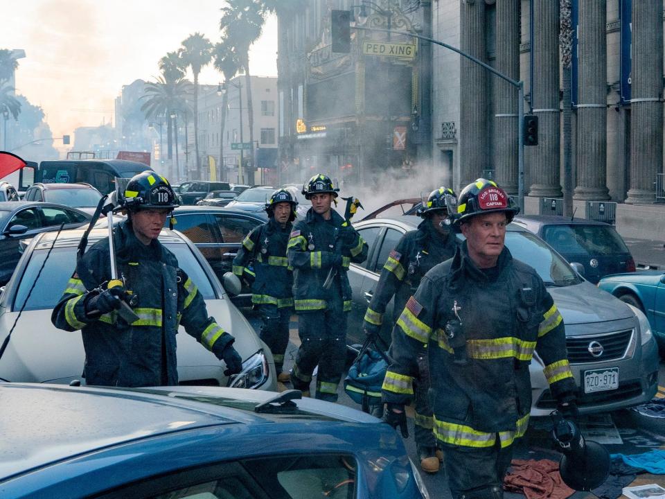 Oliver Stark, Kenneth Choi, Ryan Guzman, Aisha Hinds and Peter Krause in the season premiere of 9-1-1