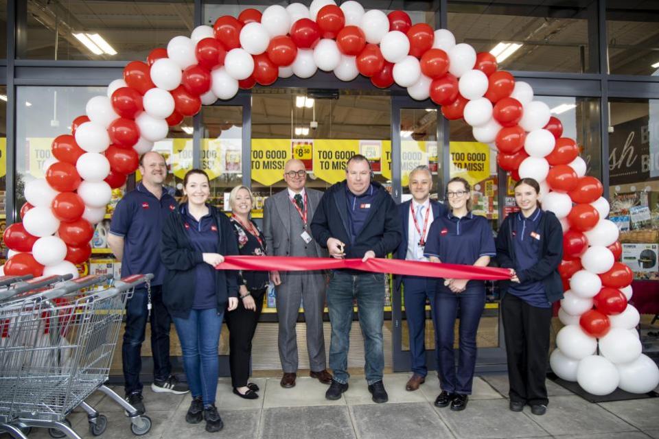 Watford Observer: Ribbon cutting at The Food Warehouse, Hemel Hempstead.