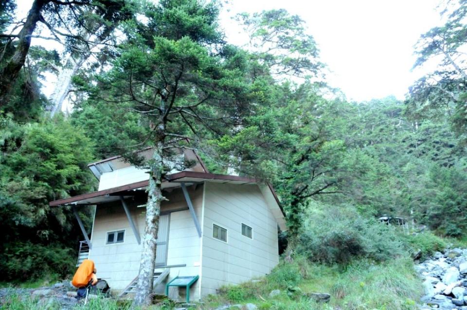 成功山屋是山友進入奇萊山區住宿紮營的首站必選地點。（太管處提供）