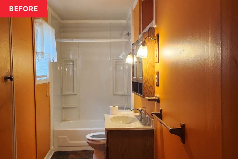 Bathroom before renovation.