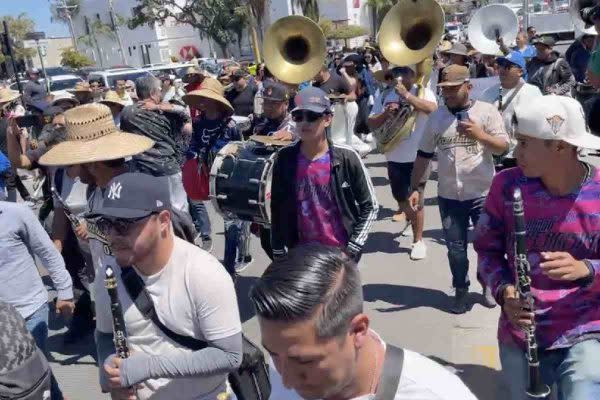 Protesta de músicos de banda en Mazatlán.