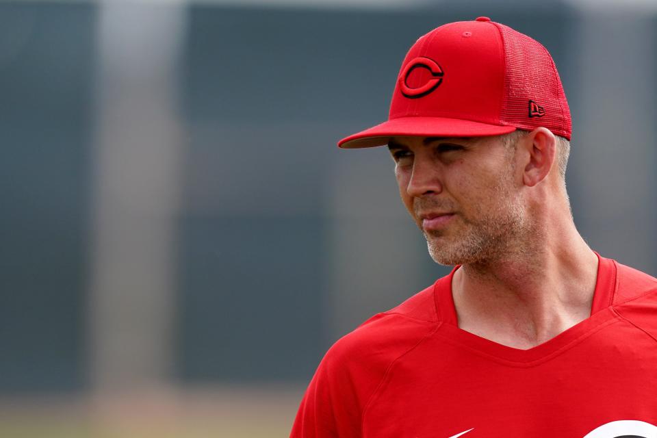 Cincinnati Reds pitcher Mike Minor (31) stretches during workouts, Saturday, March 19, 2022, at the team's spring training facility in Goodyear, Ariz.