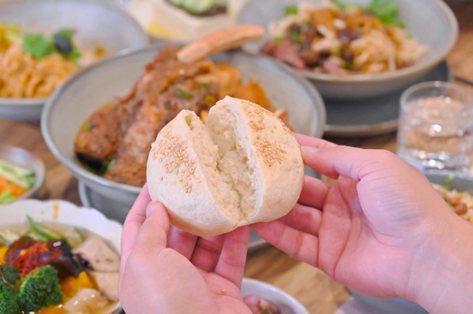 台中｜麵廊川味牛肉麵/川菜餐廳