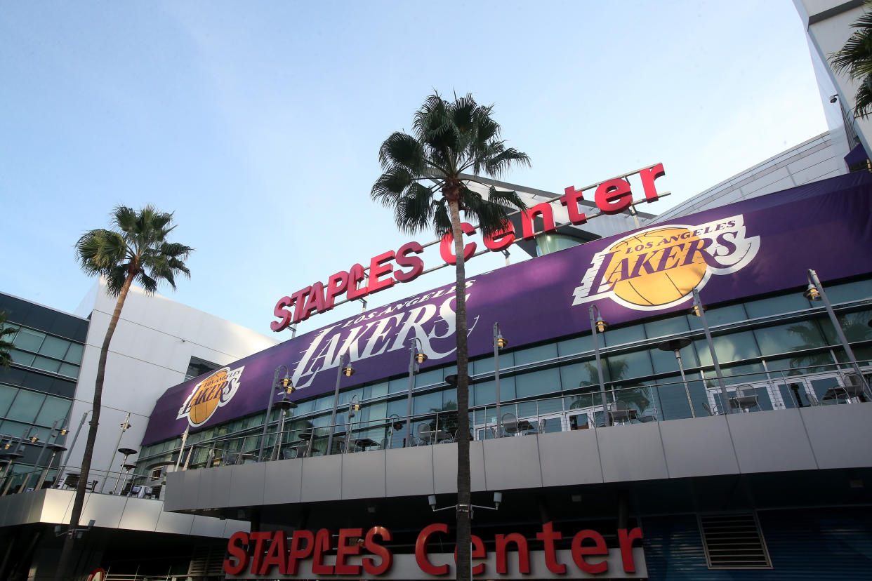 Shop Lakers gear here