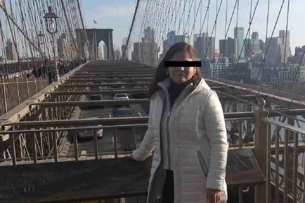 Exfuncionaria de Finanzas de Hidalgo en un puente en Nueva York