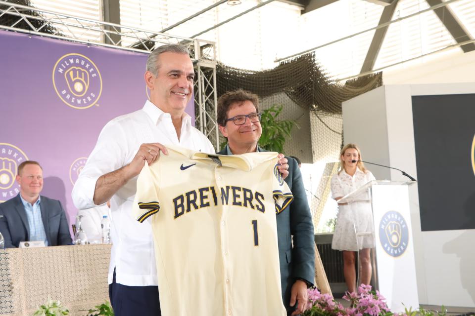 Milwaukee Brewers owner Mark Attanasio is pictured with Dominican Republic president Luis Abinader during the opening of the Brewers new complex in Santo Domingo.