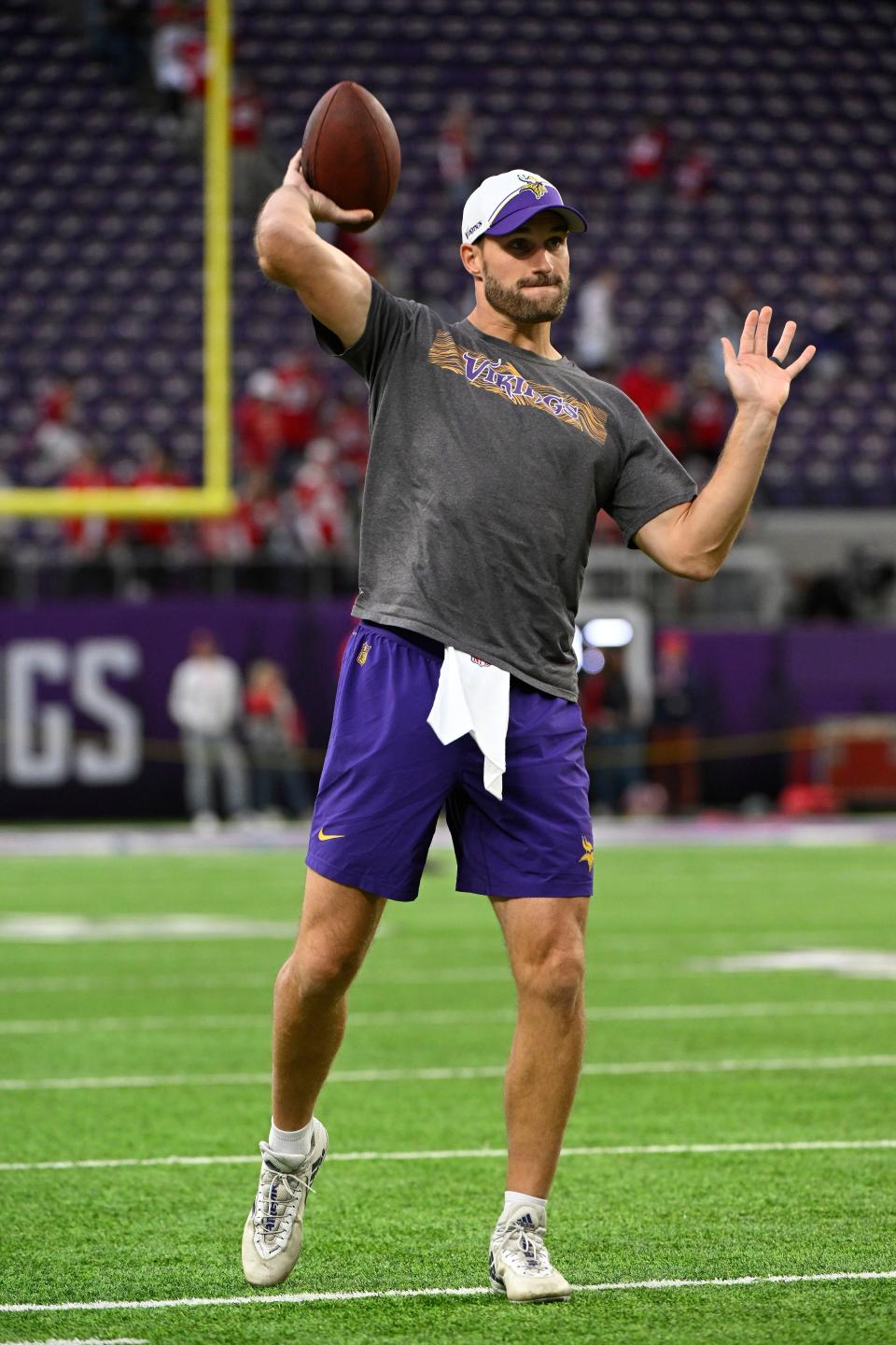 MINNEAPOLIS, MINNESOTA - OCTOBER 23: Kirk Cousins #8 of the Minnesota Vikings warms up prior to playing the San Francisco 49ers at U.S. Bank Stadium on October 23, 2023 in Minneapolis, Minnesota. (Photo by Stephen Maturen/Getty Images)