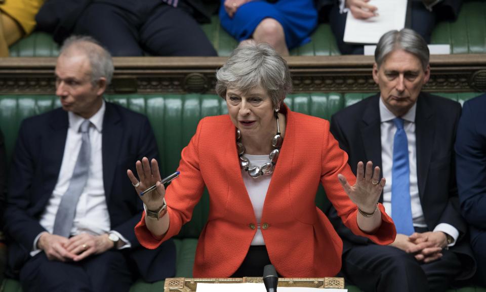 Theresa May spricht im britischen Parlament. May hat Medienberichten zufolge ihren Rücktritt in Aussicht gestellt, sollte das Parlament ihren Brexit-Deal doch noch annehmen. (Bild: Jessica Taylor/UK Parliament/AP/dpa)