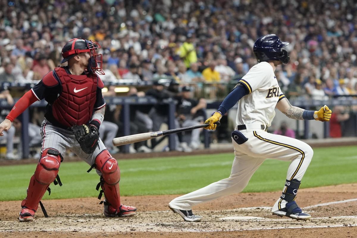 Tyrone Taylor delivers a go-ahead RBI single in 5-run 6th as