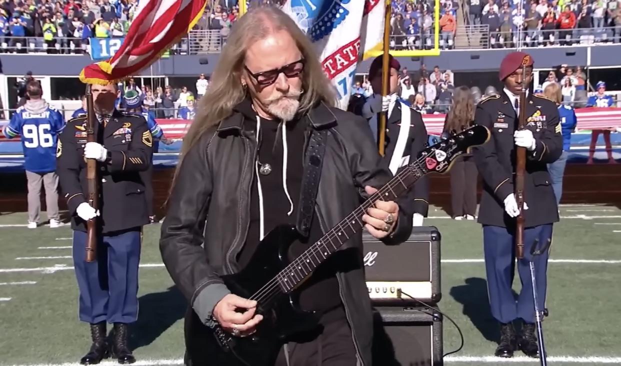  Jerry Cantrell performs the Star-Spangled Banner at Lumen Field in Seattle, Washington on October 29, 2023. 