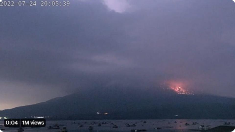  日本櫻島火山大爆發！ （圖／取自推特）