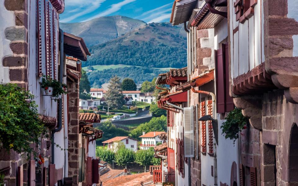 Saint-Jean-Pied-de-Port - Getty Images/Photononstop RF