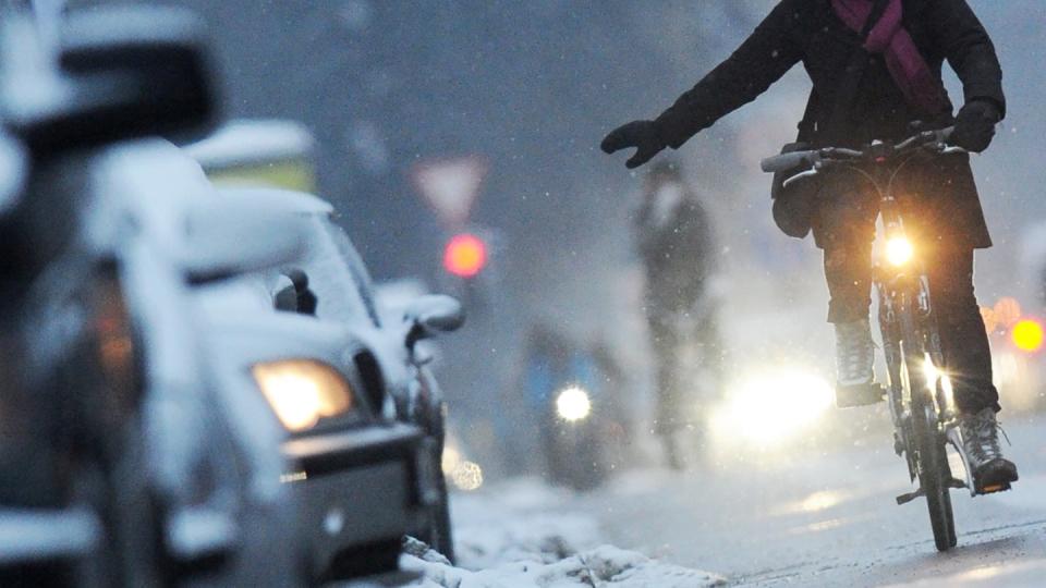 Winterfrust: Teils rutschige Wege machen das Radlerleben im Straßenverkehr noch gefährlicher.