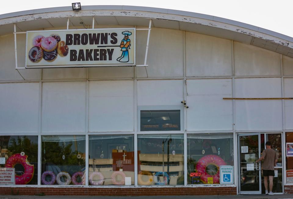 The Brown family moved Brown's Bakery to the location at NW 10 and Walker Avenue in 1992.