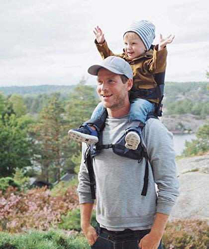 Dad and child using the MiniMeis G3 shoulder carrier backpack