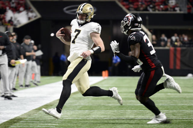 Reports: Saints QB Taysom Hill managing plantar fascia injury